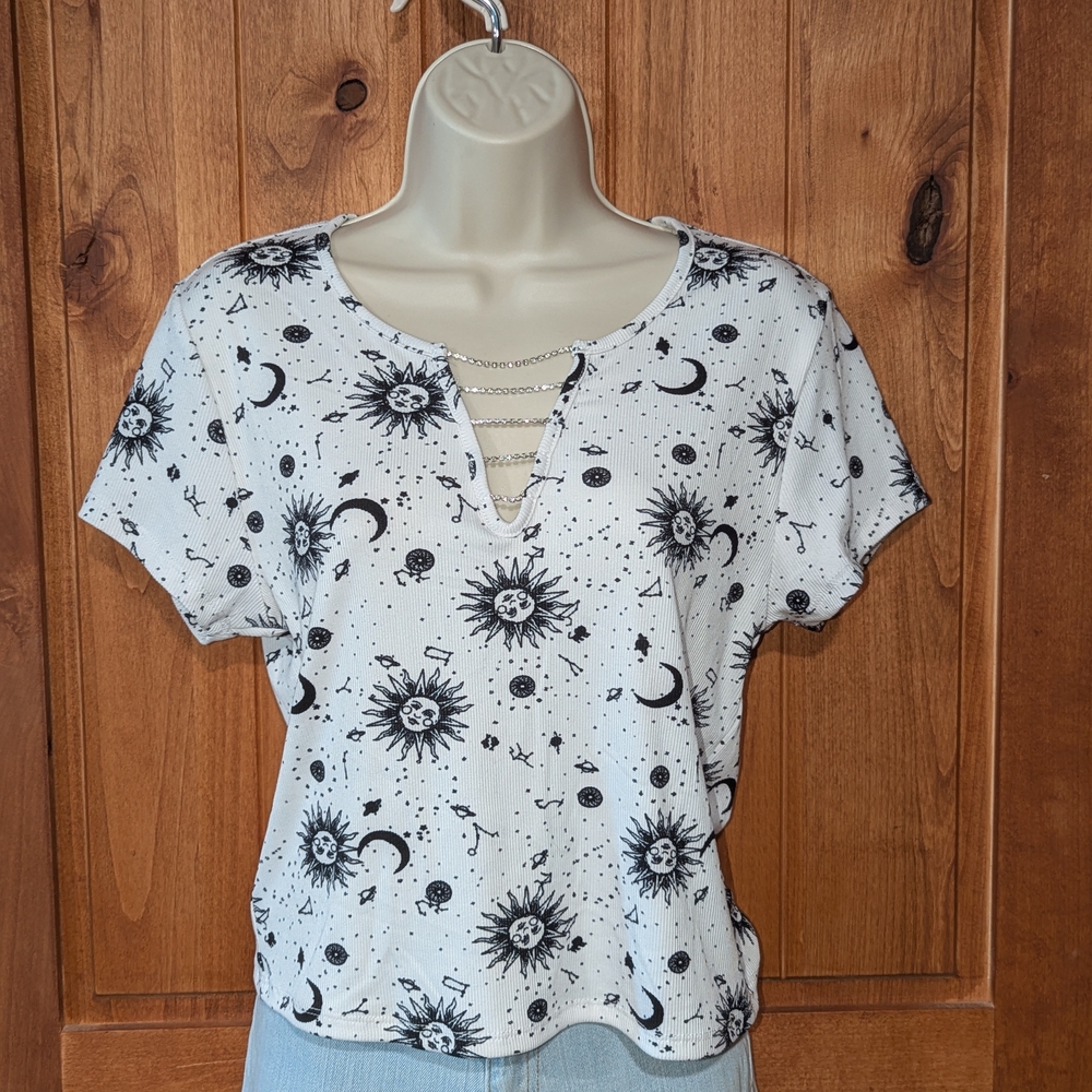 Rue21 Black and‎ White Crop Cut Out Tee